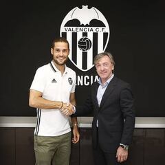 Mario firmó y está listo para el debut del Valencia en Mestalla