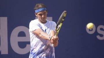 Rafa Nadal inaugura su pista barriendo a Dutra Silva