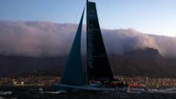 El ''Telefónica'' gana la primera etapa y es líder