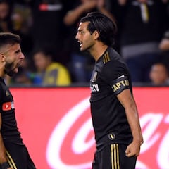 Carlos Vela: "Diego Rossi tiene que irse a Europa"