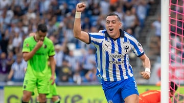 AME5330. MONTERREY (MÉXICO), 07/10/2023.- Rogelio Funes Mori de Rayados festeja una anotación contra Juárez hoy, durante un partido correspondiente a la jornada 13 del Torneo apertura 2023 celebrado en el estadio BBVA de la ciudad de Monterrey (México). EFE/ Miguel Sierra
