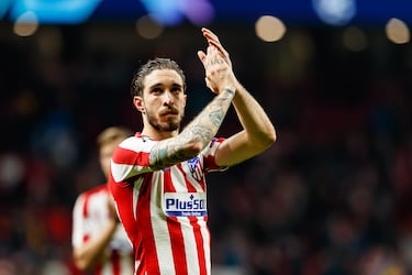Fichó por el Atlético de Madrid en verano de 2016, tras una gran Eurocopa con Croacia. El lateral derecho croata firmó con el club rojiblanco para hacerle competencia a Juanfran Torres, el titular aquellos años con Simeone. En sus dos primeras temporadas peleó por el puesto, pero en la tercera se decidió qe lo mejor era cederle un año, su destino el Inter de Milán. De Milán volvió pronto por una rotura del ligamento cruzado. Tras dos años pasando más tiempo en la enfermería que en el terreno de juego, la temporada 2021-22 jugó más partidos que en los 4 años previos juntos. Llegó a jugar 100 partidos como futbolista del Atlético de Madrid.