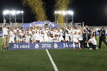 Un doblete de Benzema certificó la Liga número 34 para el Real Madrid. Los blancos no dieron pie al Villarreal hasta que con 2-0 en el marcador y el triunfo de Osasuna en el Camp Nou se relajó, y estuvo a punto de echar todo a perder. Pero apareció Courtois, el otro gran tapado de la temporada madridista, para asegurar el triunfo, el título y la fiesta en el estadio Alfredo Di Stéfano. Al fin y al cabo, el Madrid había ganado la Liga del Coronavirus, un campeonato extraño que el Madrid acabó disputando en el estadio de su Ciudad Deportiva.