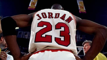 CHICAGO - JUNE 16:  Michael Jordan #23 of the Chicago Bulls stands in the huddle against the Phoenix Suns in Game Four of the 1993 NBA Finals on June 16, 1993 at the Chicago Stadium in Chicago, Illinois.  The Bulls won 111-105.  NOTE TO USER: User expressly acknowledges and agrees that, by downloading and/or using this Photograph, user is consenting to the terms and conditions of the Getty Images License Agreement. Mandatory Copyright Notice: Copyright 1993 NBAE  (Photo by Andrew D. Bernstein/NBAE via Getty Images)