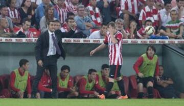 Valverde dando instrucciones desde el banquillo