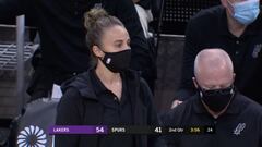 Momento histórico en la NBA: Becky Hammon dirigió por primera vez un partido oficial