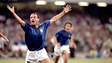 ITALY'S SALVATORE SCHILLACI CELEBRATES SCORING A GOAL AGAINST ARGENTINA (Photo by Ross Kinnaird/EMPICS via Getty Images)