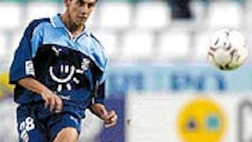 <b>EMBLEMA</B>. Roberto Carlos es el jugador con más temporadas en el club tinerfeñista.