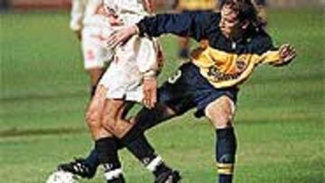 <B>SE LE ESPERA</B>. César La Paglia (derecha) juega en Boca Juniors