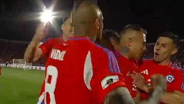 Eduardo Vargas le dio vida a Chile con este gol y su gesto sorprendió a todos