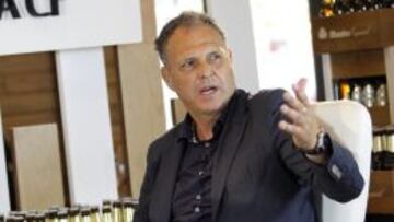 Caparrós se declaró ayer un enamorado del flamenco y de Bambino.