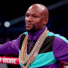 Mayweather receives windfall after placing bet on Teofimo López’ victory