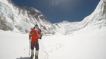El montañista chileno Juan Pablo Mohr se encuentra en el campo 2 (6.500 msnm) para atacar la cumbre Lhotse, la cuarta montaña más alta del mundo.