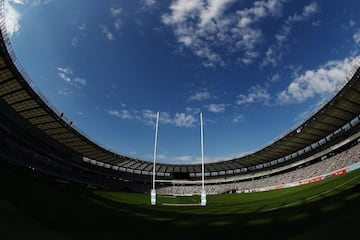 Tokio. 49.970 espectadores. El de la capital, terminado en el a?o 2000 con el Mundial de fútbol de 2002 en el horizonte, será el tercer estadio más grande de este Mundial. El FC Tokio y el Tokio Verdy son sus inquilinos habituales y también ha albergado algún partido de rugby.