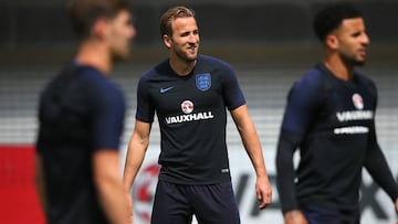 Kane entrenando con Inglaterra.