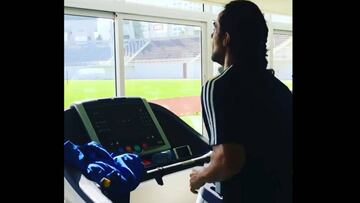 Así trabaja Jorge Valdivia para volver a jugar en Al Wahda