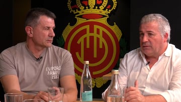 Stankovic y Chichi Soler, exjugadores del RCD Mallorca, campeones de la Supercopa de 1998.