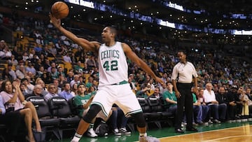 Al Horford llega para reforzar el compacto bloque de Stevens