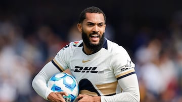 Pumas' Brazilian forward #23 Juninho Vieira celebrates after scoring the equalising goal during the Liga MX Clausura football match between Pumas and Leon at Olimpico Universitario Stadium in Mexico City on January 18, 2026. (Photo by Rodrigo Oropeza / AFP)