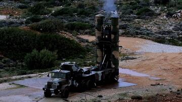 (FILES) In this file photo taken on December 13, 2013 an S-300 PMU-1 anti-aircraft missile launches during a Greek army military exercise near Chania on the island of Crete. - Slovak Prime Minister Heger on April 8, 2022 said the EU member had given Ukrai