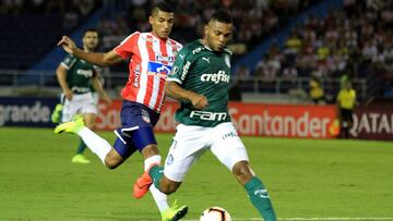 Gabriel Fuentes le da un codazo a Damián Pérez de San Lorenzo