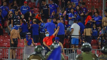 Futbol, Universidad de Chile vs Audax Italiano
Fecha 1, Liga de primera 2026.
Hinchas de Universidad de Chile alientan a su jugadores durante un partido de la liga de primera division disputado en el estadio Nacional en Santiago, Chile.
30/01/2026
Luis Quinteros/Photosport
Football, Universidad de Chile vs Audax Italiano
First date, 2026 First division league.
Universidad de Chile fans are photographed during a first division league match at the Nacional stadium in Santiago, Chile.
30/01/2026
Luis Quinteros/Photosport