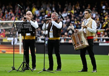 Actuaciones musicales durante el emotivo homenaje a los fallecidos por la DANA.