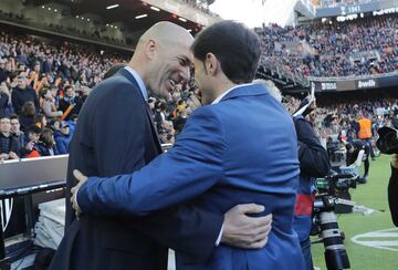 Saludo entre Zidane y Marcelino. 