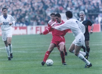 En 1992 lleg¨® a Espa?a tras su fichaje por el Sevilla. Tras dos a?os se amrch¨® al Atl¨¦tico de Madrid.