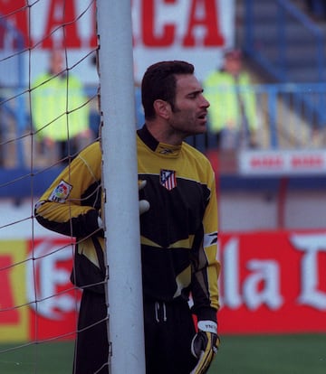 Jugó en el Atlético de Madrid entre 1995 y 2000.