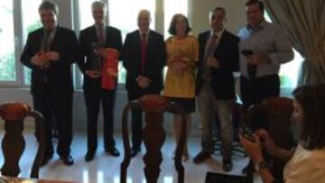 PROTOCOLO. La distancia entre Cardenal y Blanco se vio en casa del embajador: sólo dos saludos educados.