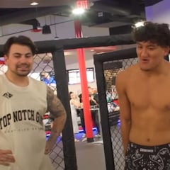 El viral momento en el que Raúl Rosas Jr. noqueó a un famoso youtuber que lo estaba molestando