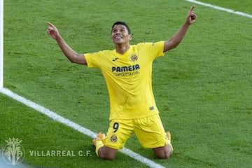 El atacante colombiano tiene un total de 154 tantos en el Viejo Continente tras jugar en Brujas, Sevilla, Milan y Villarreal.