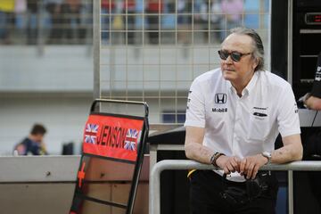 El pasado 6 de junio falleció Mansour Ojjeh (París, 1952), empresario franco-saudí, accionista del Grupo McLaren, hijo del fundador del Grupo TAG y un gran aficionado a la Fórmula 1. Ojjeh fue clave en la historia moderna de la escudería McLaren F1, una relación que inició como socio de Ron Dennis en los años 80, y que se mantuvo hasta la actualidad. 