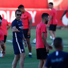 Julen Lopetegui dirige su primer entrenamiento con el Sevilla