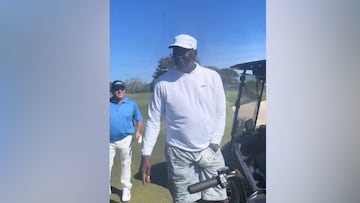 Michael Jordan pulls up on Lawrence Taylor for epic golf trash talk