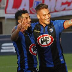 Huachipato vence a La Calera y desplaza a Colo Colo en la tabla