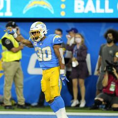 What were the Raiders-Chargers player ratings in NFL's Week 4?