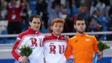 Vladimir Grigorev (plata), Viktor Ahn (oro) y Sjinkie Knegt (bronce).