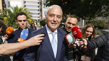 MADRID, SPAIN - OCTOBER 17: Carlos Iglesias, Julio Iglesias' brother, at the exit of the Provincial Court of Madrid, on October 17, 2023, in Madrid, Spain. Julio Iglesias' brother testifies before the judge for allegedly defrauding the tax authorities of 19 million euros in the 2001 tax year. (Photo By Antonio Gutierrez/Europa Press via Getty Images)