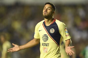 Tras la salida de Pablo Aguilar, Bruno tomó el liderazgo de la zaga defensiva del América que además de cumplir con sus labores en la central se convirtió en un habitual goleador del América por su buen remate de cabeza en los tiros de esquina.