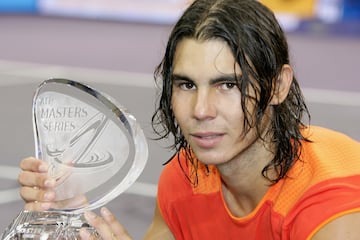 Nadal gana por primera vez el Masters madrileño al vencer en la final al croata Ivan Ljubicic con remontada para ganar por 3-6, 2-6, 6-3, 6-4 y 7-6 (3) (por entonces se jugaban los partidos de esta categoría al mejor de cinco). Antes, el manacorí había apeado Hanescu, Robredo, Stepanek y Ginepri. "2005 fue el momento más especial en Madrid", dijo años después.