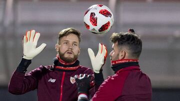 Remiro, durante un entrenamiento con el Athletic.