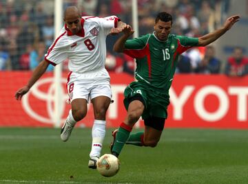 Mehdi Nafti, con Túnez en 2004.