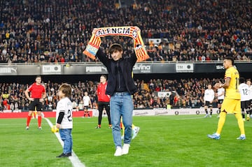 Homaneje del Valencia a David Silva en Mestalla.