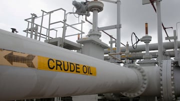 El petróleo amplía su caída. ¿Cuánto cuesta y a cuánto se cotiza un barril de crudo Brent y West Texas Intermediate (WTI) hoy, 15 de febrero? Así los precios.