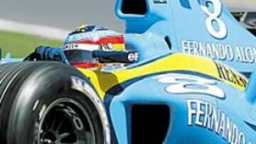 Fernando Alonso luce su nombre en el Renault