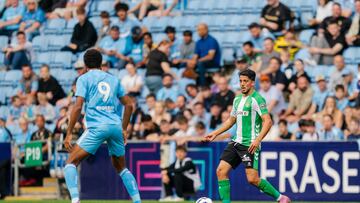 Fornals, durante el amistoso con el Coventry.