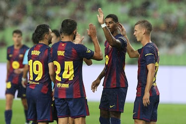 Marcus Rashford, do FC Barcelona, efetiva o número de contato para o sucesso em Propiron outro FC Barcelona e Daegu FC.