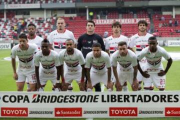 Uno de los equipos más ganadores de Brasil lleva su nombre gracias a la ciudad a la que pertenece, Sao Paulo. El Tricolor Paulista ostenta seis campeonatos de la Serie A brasileña, tres Libertadores, dos Intercontinentales y una Sudamericana. Es el que más títulos internacionales tiene dentro de su fútbol. Nunca ha vivido un descenso, para confirmarse como uno de los grandes de Brasil.